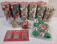 New - Holiday Style Christmas Tree Shatter Proof Ornaments & Ornament Hangers .