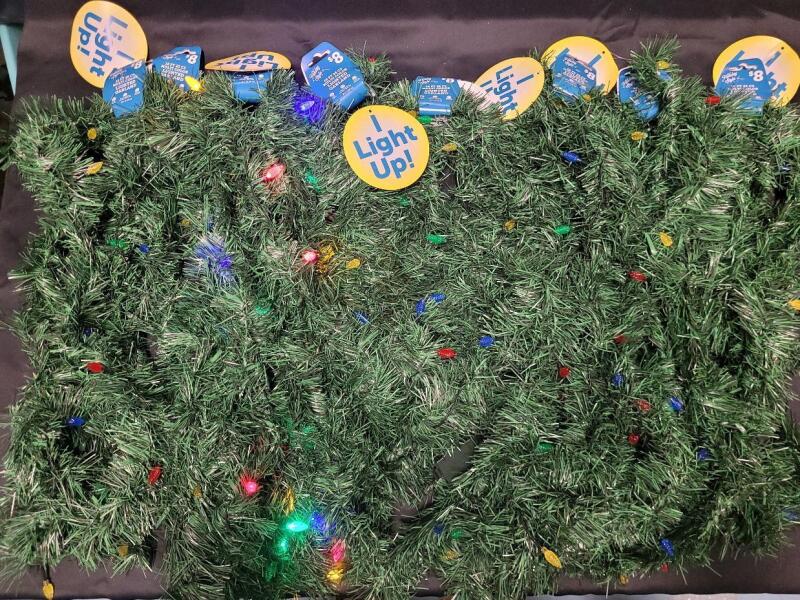 8 New Holiday Style Christmas Home Decor Green Light-Up Garland , each measures 18" long . Working