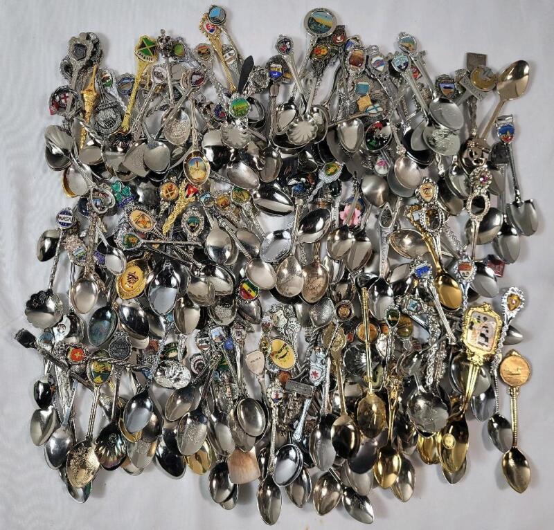 200+ Vintage World Souvenir / Vacation Spoons .