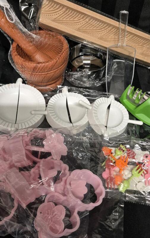 New Great Baker's Lot - Cookie Cutters & Presses Floral, Dumpling Molds, Knife Sharpener ++
