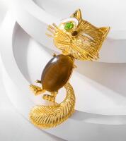 Winking Eye Cat Brooch Expressive Green Rhinestone Eye KC Golden Plated Vintage Inspired appropriately 2.16 x 1.22&rsquo;&rsquo; Love this!