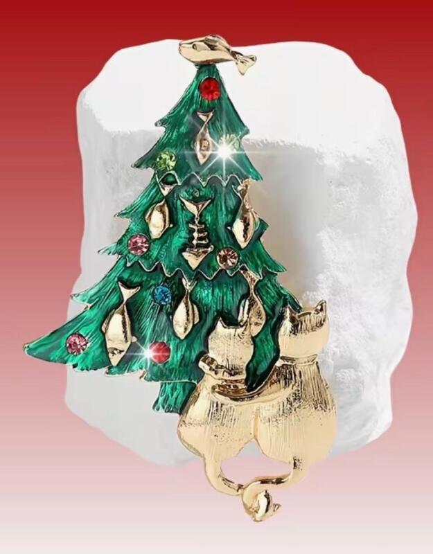 Elegant Two Cats Gazing at Christmas Tree Brooch Fish Decorations - KC Golden-Plated with Sparkling Gemstones, Festive Red Berries Detailed Craftsmanship 2.95&rsquo;&rsquo; stock photos added see description