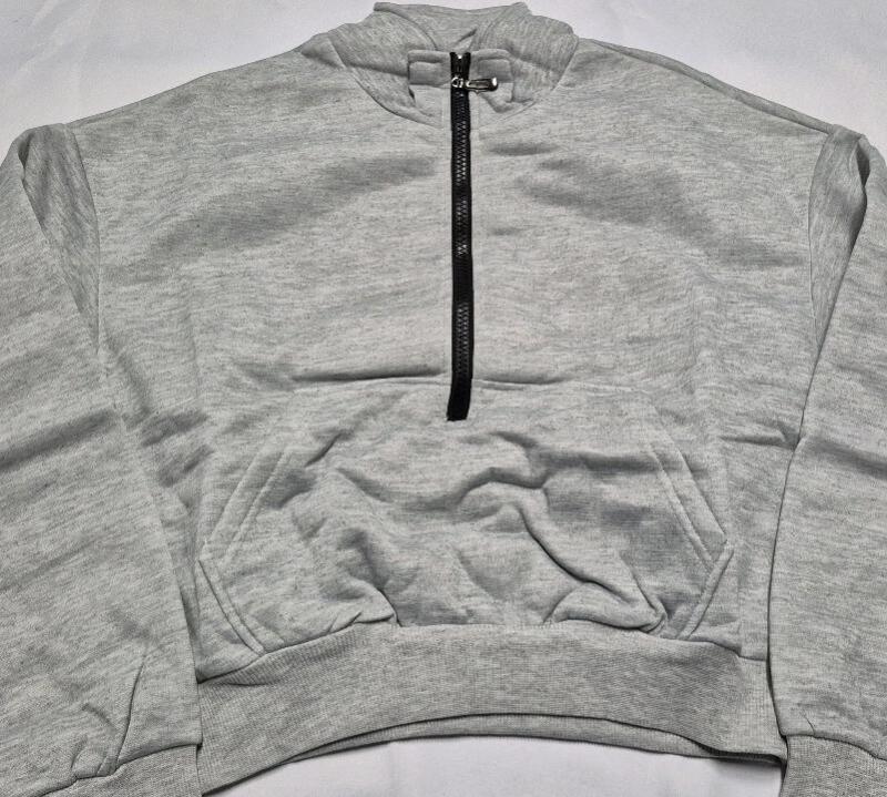 New sz Small Women's Crop Sweatshirt