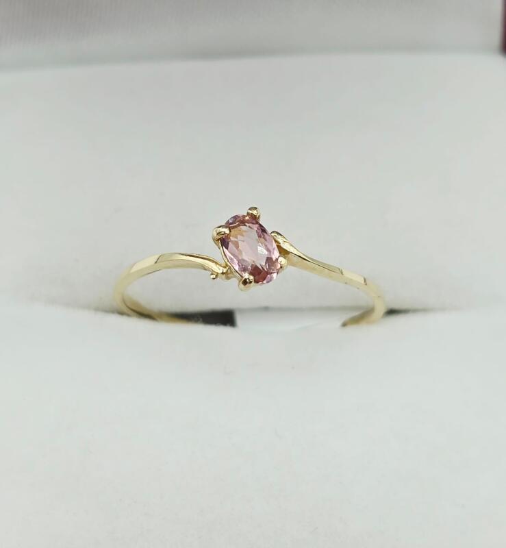 10KT Yellow Gold Natural Tourmaline (0.20ct) Ring, Size 5.75, comes with APPRAISAL $900.00. Tourmaline is the birthstone for October.