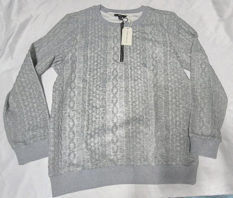 New sz Medium Women's Half Zip Top