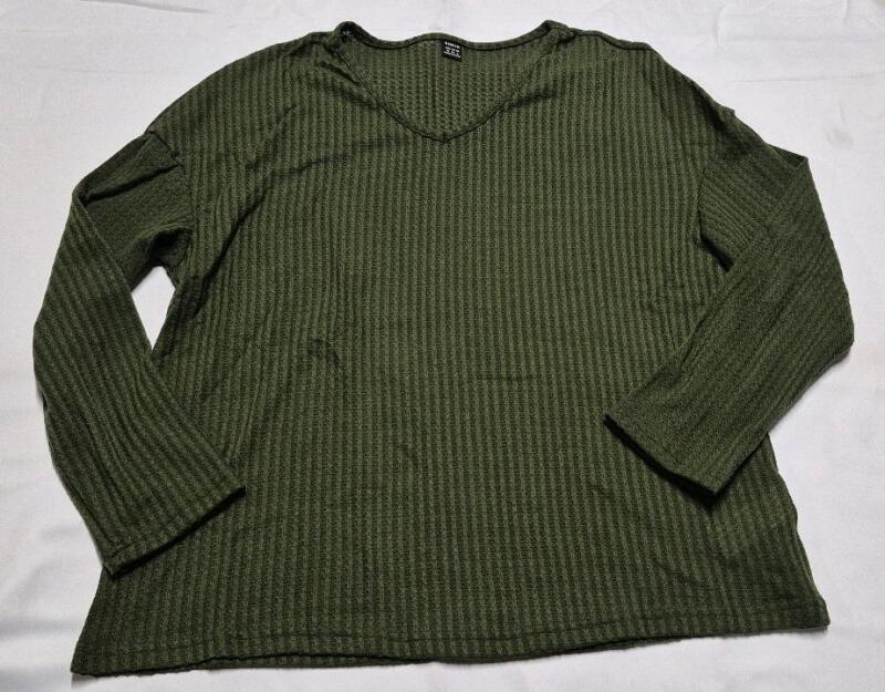 New sz Medium Women's Long Sleeve Top