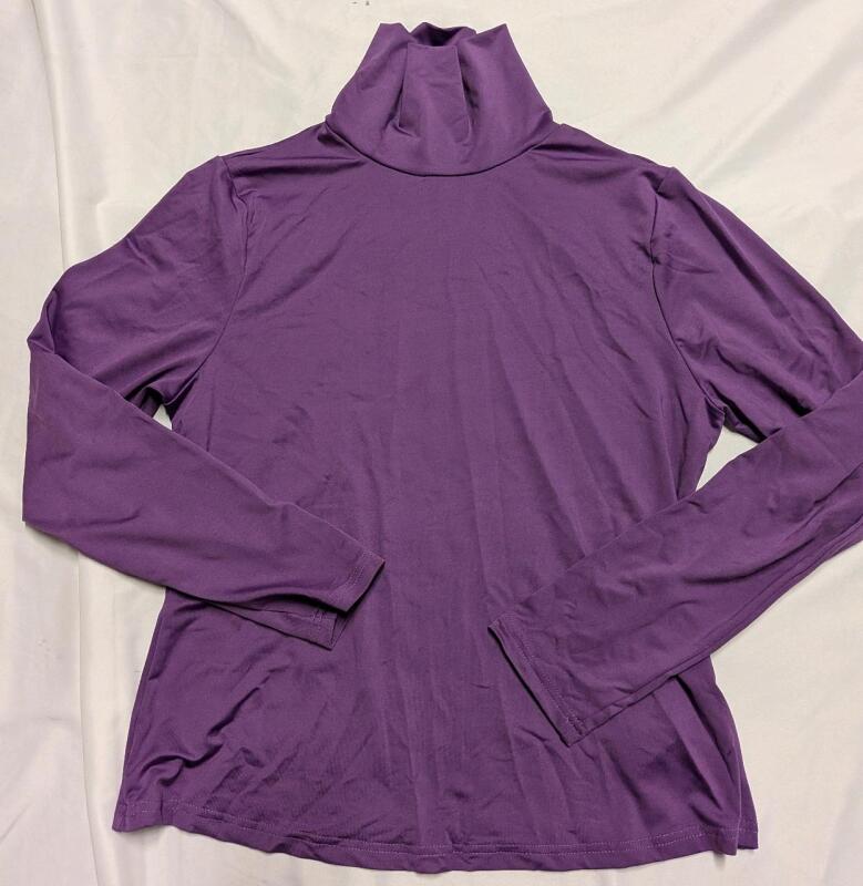 New Size 1XL Women's Long Sleeved Turtleneck.