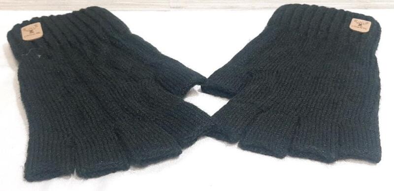 New Pair of Fingerless Gloves