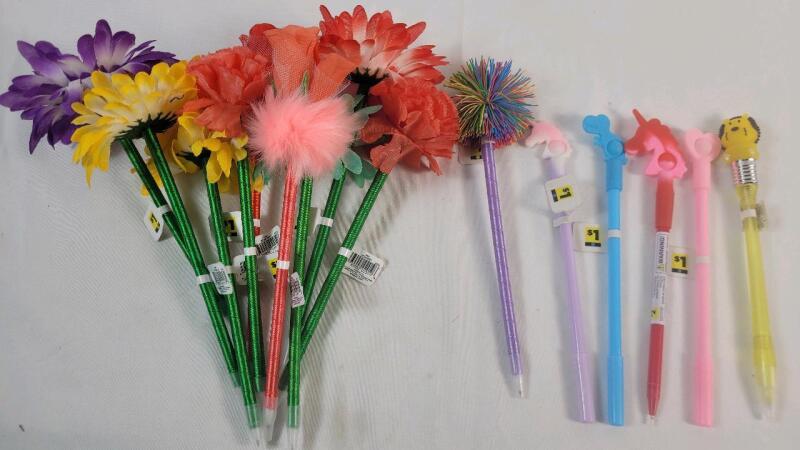 15 New Novelty Gen Pens . Flowers , Unicorns , Cat , Heart plus more .