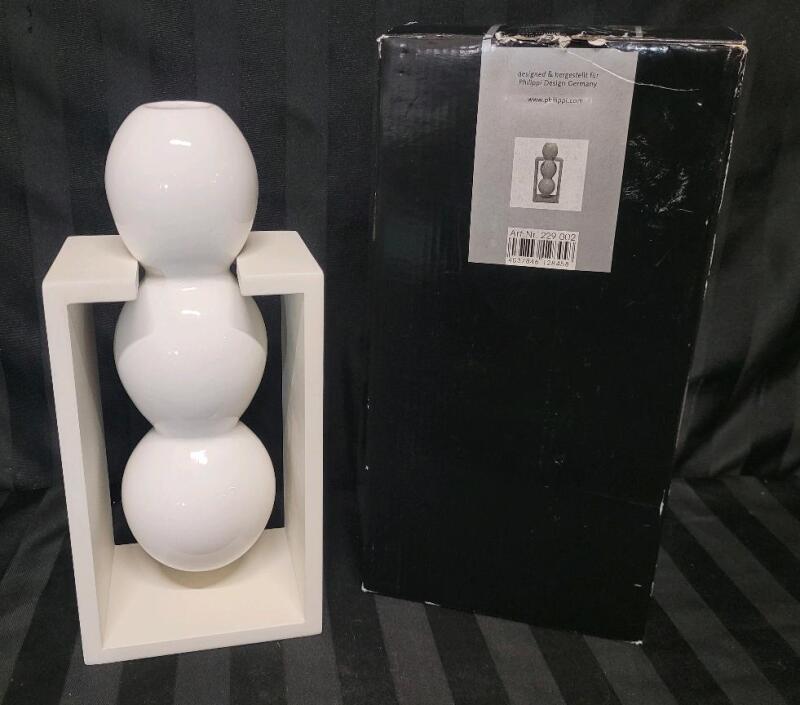 Philippi Design Germany Glass Three Tier Bubble Vase w/Stand . Measures 10 &frac34;" tall