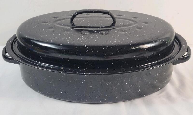 Enamel-on-Steel Oval Roaster Pan w/Lid . Inside measures 13"&times;9"&times;4"