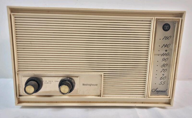 Vintage 1960s Westinghouse AM Tube Radio . Tested Working