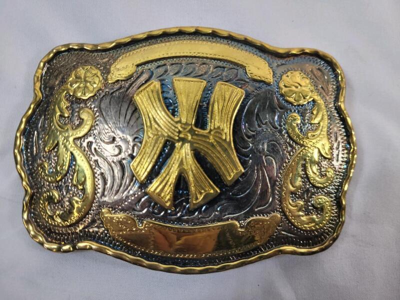New York Yankees Belt Buckle . Measures 5.5"&times;3 &frac34;"