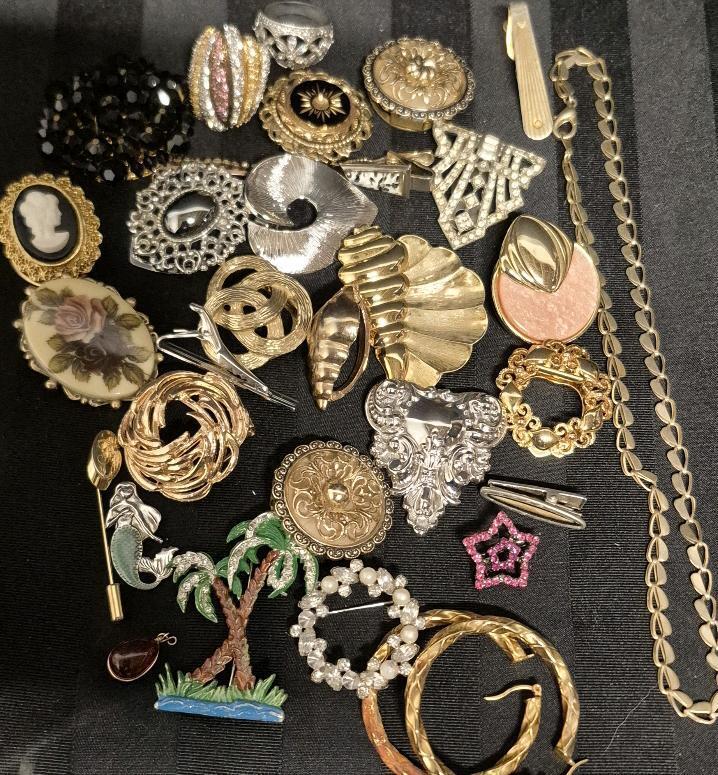Great Vintage to Modern Jewelry - Rings, Clips, Brooches, Necklace ++