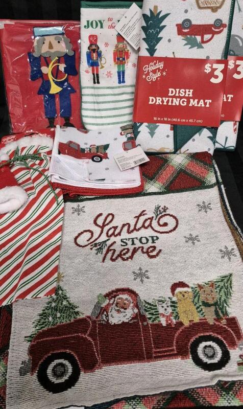 7 New Kitchen Christmas Decor - Runner, Cloths, Apron, Oven Mitt ++