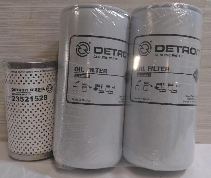 New Sealed Detroit Diesel Genuine Parts Oil Filters