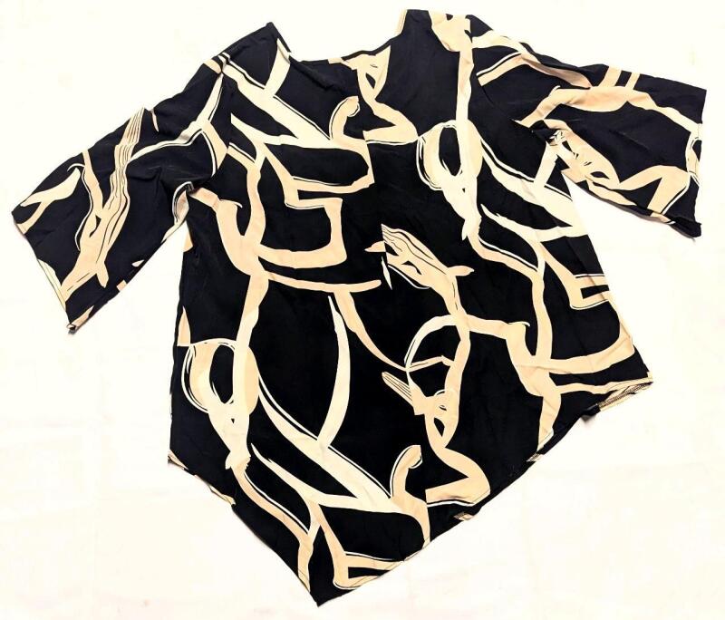 New Size 2XL Women's Asymmetrical &frac34; Sleeve Scoop-Neck Top