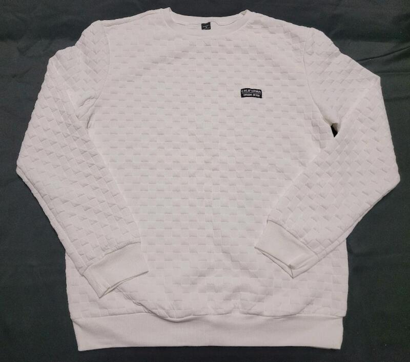 New Men's Sz. Medium Manfinity California Original Design White Sweater .