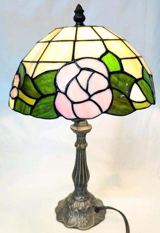 Lovely Tiffany-Style Slag & Stained Glass Table Lamp, 15.5" Tall, Working, Does Not Include 60W Type G Bulb