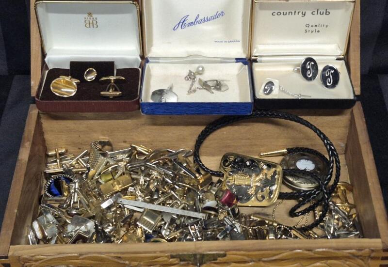Large Gentleman's Jewelry with Box - Cuff Links Galore