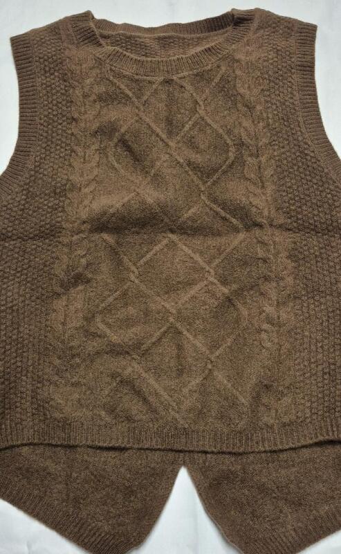 New sz Medium Women's Sweater Vest - Brown