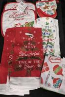 7 New Christmas Hand Towels, Cloths, Oven Mitt & Pot Holders