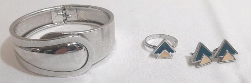 3pcs of Sarah Coventry Earrings, Ring & Bracelet