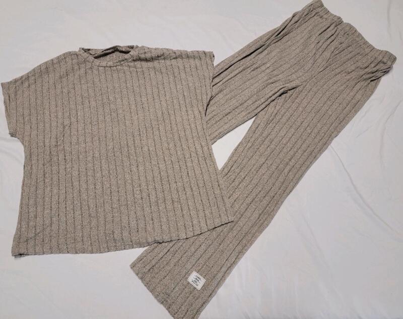 New - Women's Sz. Medium Shein Classic Wear Fleece Pajama Set , Beige