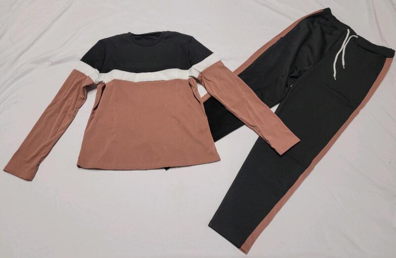 New Women's Sz. Medium Activewear / Workout Set .