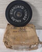 Four (4) New Standard 2.5lb (1.13kg) Barbell Weights.