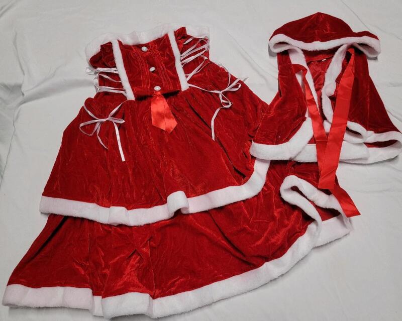 New Women's Sz. 3XL Christmas Dress w/Shoulder Hood . Appears smaller than 3XL