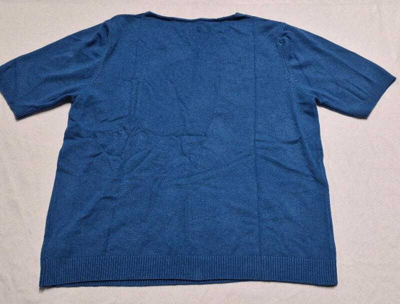 New sz L Women's Knit Top