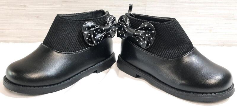 New Pair of Toddler's Bowtie Zip-Up Heel Shoes | Size 7