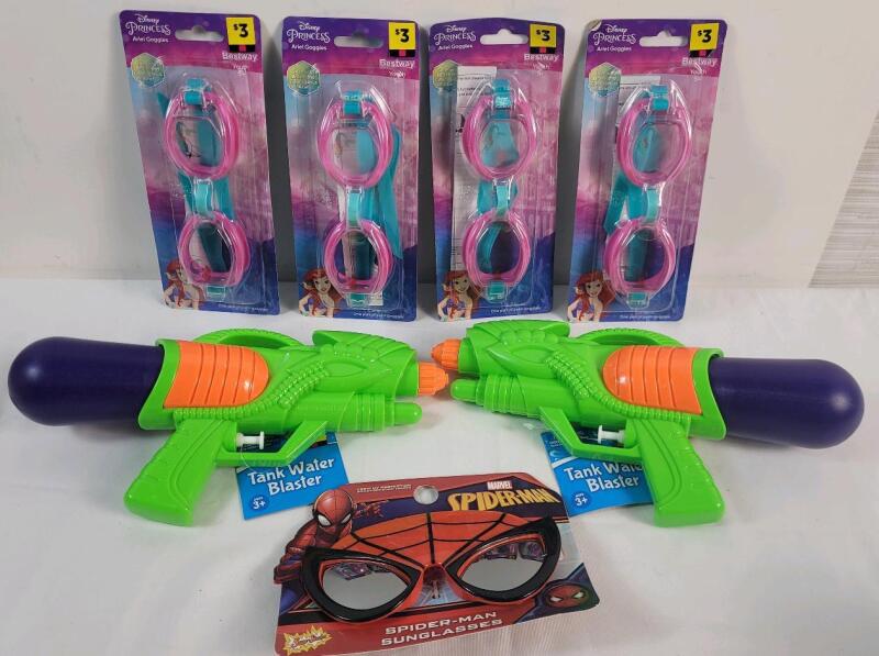 New Kids Outdoor Activity Lot . 2 Water Pistols , 4 Disney Princess Water Goggles & Spiderman Sunglasses