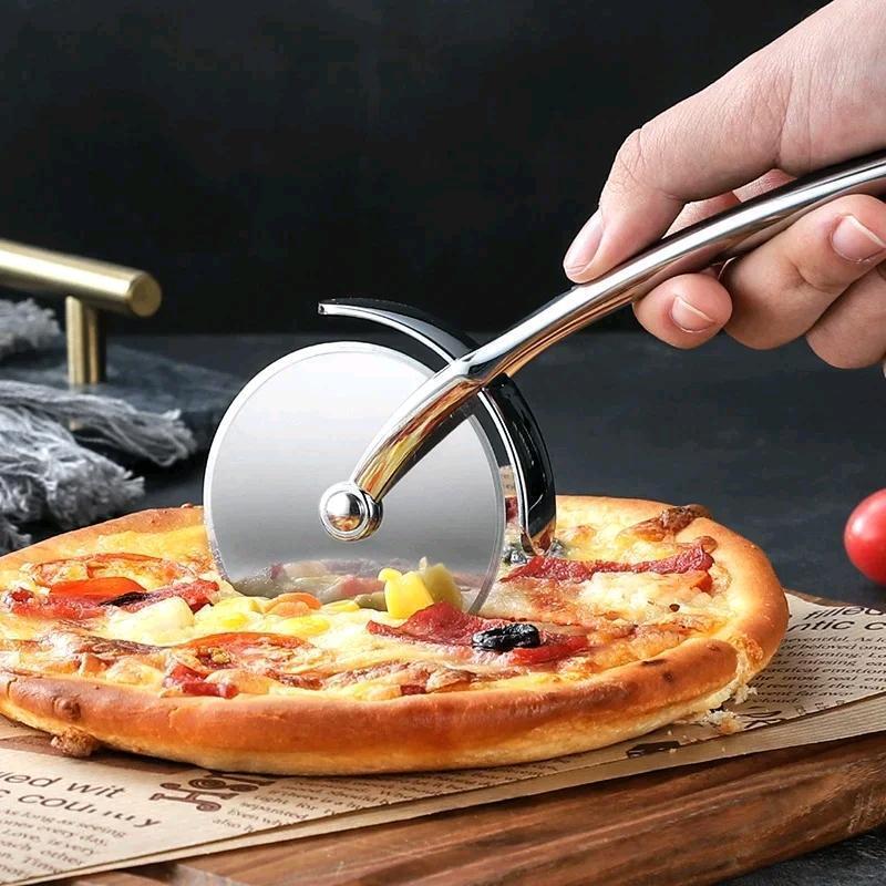 New Stainless Steel Pizza Cutter, Single Wheel, Zinc Alloy Handle, 7.25" Long