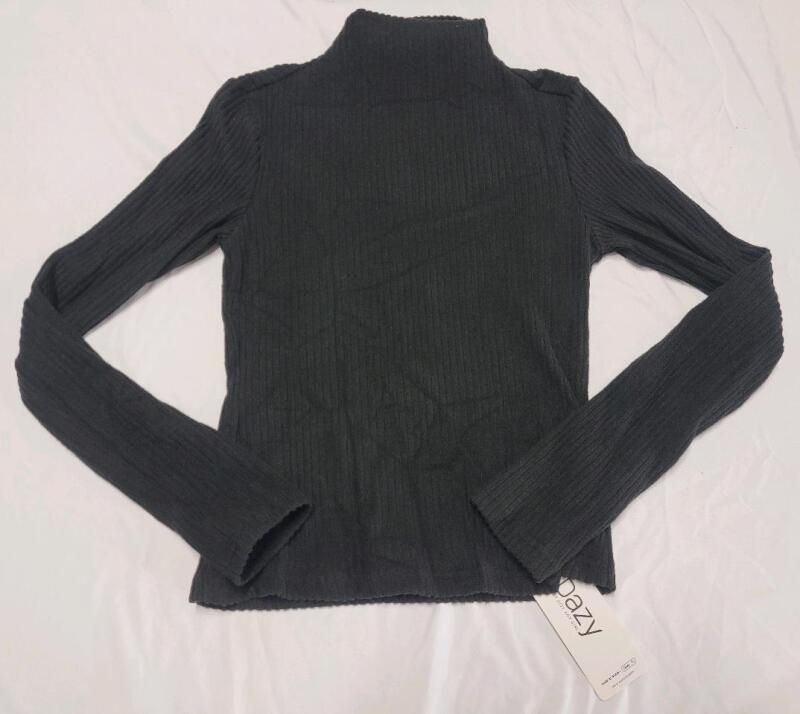 New Women's Sz. Medium Dazy Black Long-Sleeve Top