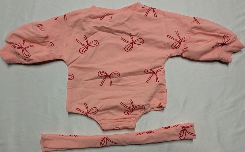 New Size 0-3m Girls Onzie with Ribbon.