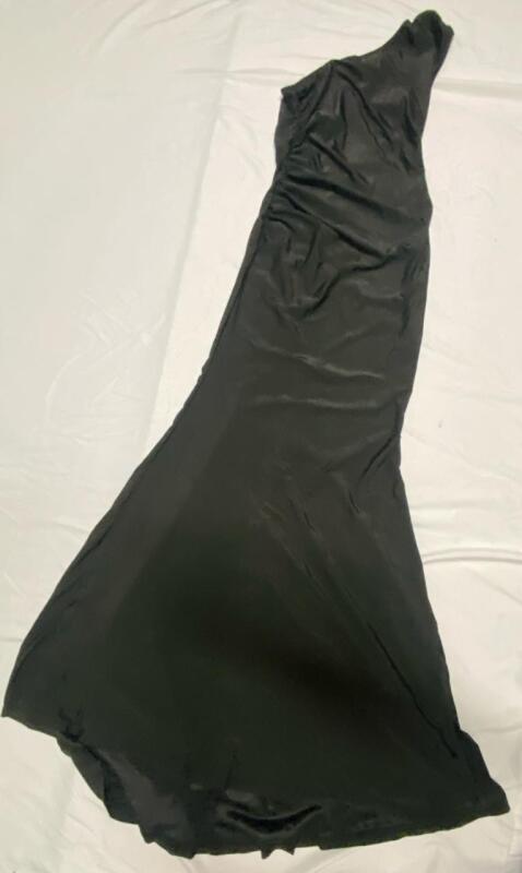 New Women&rsquo;s Medium One-Shoulder Formal Dress