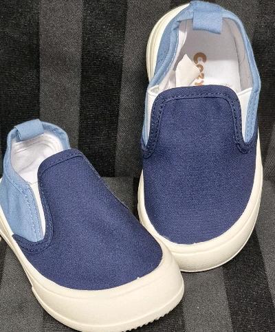 New sz 6.5 Cozy Pixies Toddler Shoes