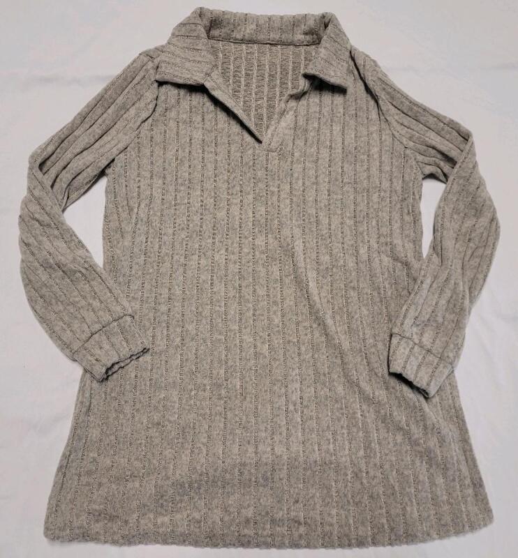 New Women's Sz. Medium (6) Grey Long-Sleeve Collared Top