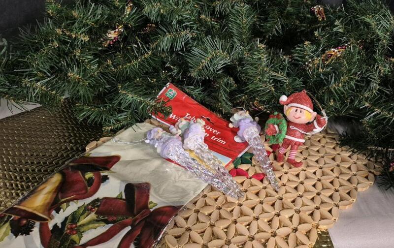 9ft Artificial Garland & Christmas Decor