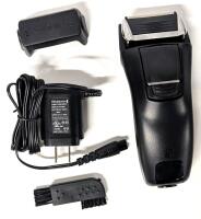 REMINGTON F5 Power Series Foil Shaver, Electric Razor for Men, Cordless Rechargeable with Pop Up Trimmer, Pivot & FlexFoil Technology, Lightweight Handheld Design, Black, Tested For Power
