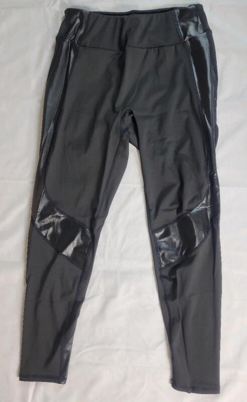 New Women's Sz. Medium Innovista Workout Tights , Black