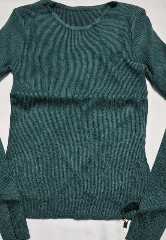 New sz Small Women's Ribbed Long Sleeve Top