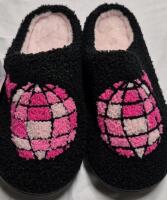 New sz 5/6 Ladies Fuzzy Slippers