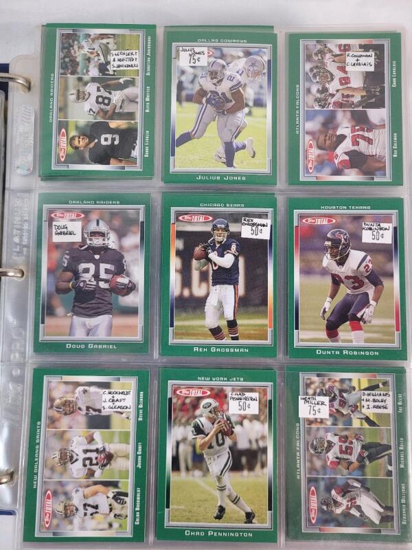 2006 Topps Total & 2006 Score NFL Football Trading Card Singles . 450+ Trading Cards in Binder