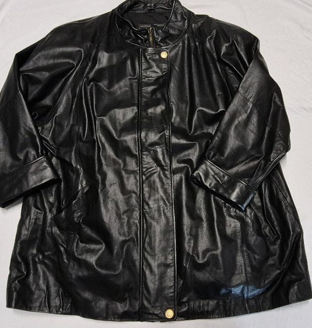 Women's sz 26/28 Leather Coat