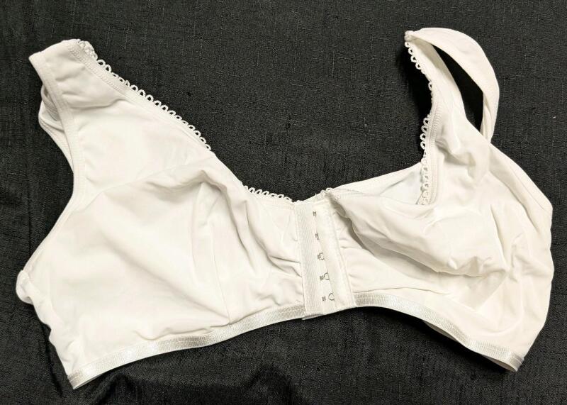New Size XL Women's Bra. No Under wire.