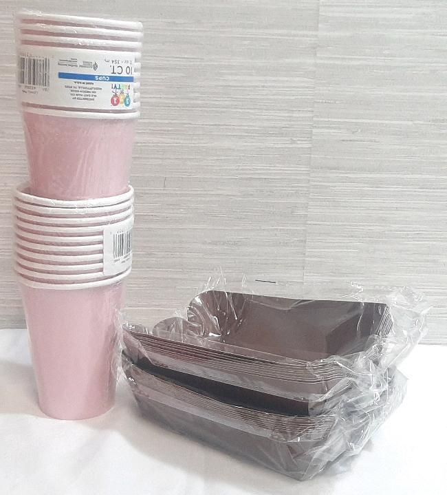 2 New Packs of Paper Cups & 2 Packs of Hot Dog Trays
