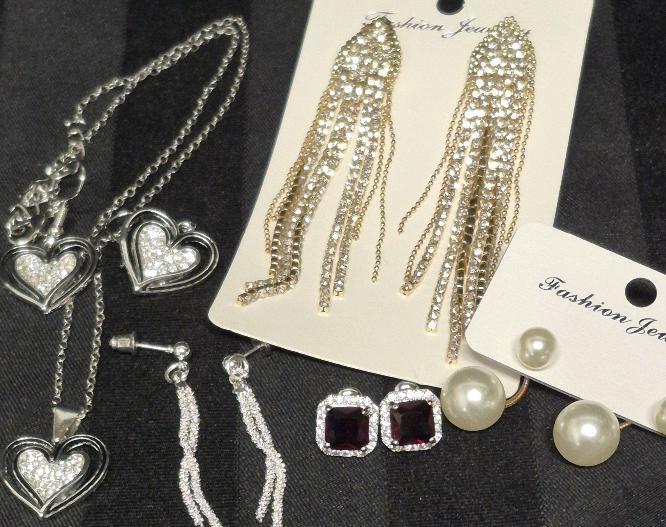 New Jewelry Bling Bling - Earrings, Heart Necklace & Earring Set